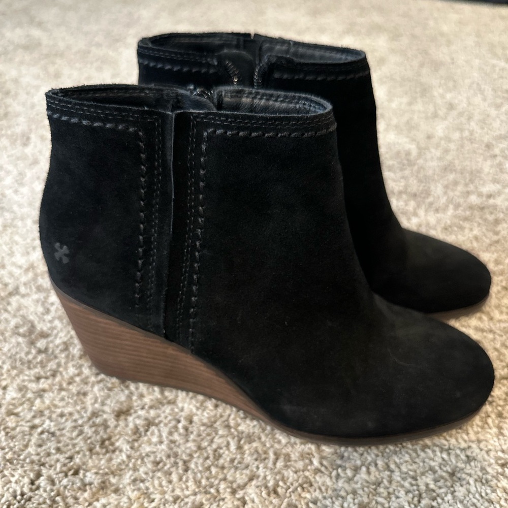 Lucky Brand wedge shoes black. Size 8